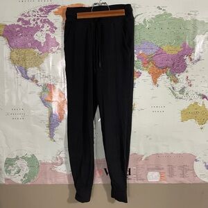 Black LuLuLemon Ready to Rulu Joggers Size Four (4)